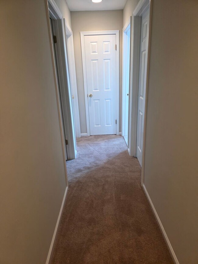 Building Photo - Twin Home in Saddlebrook