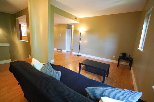 Building Photo - 615 Westgate Ave