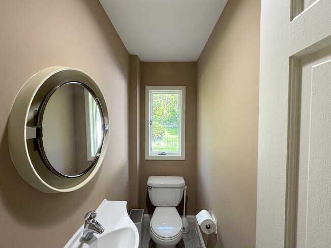 Building Photo - "COMING SOON" Stylish 4-Bedroom Home with Large Backyard in Tenafly, NJ