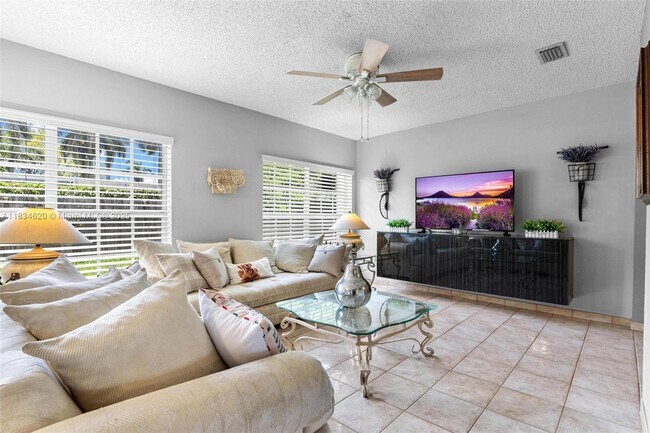 Building Photo - 9075 SW 48th Terrace