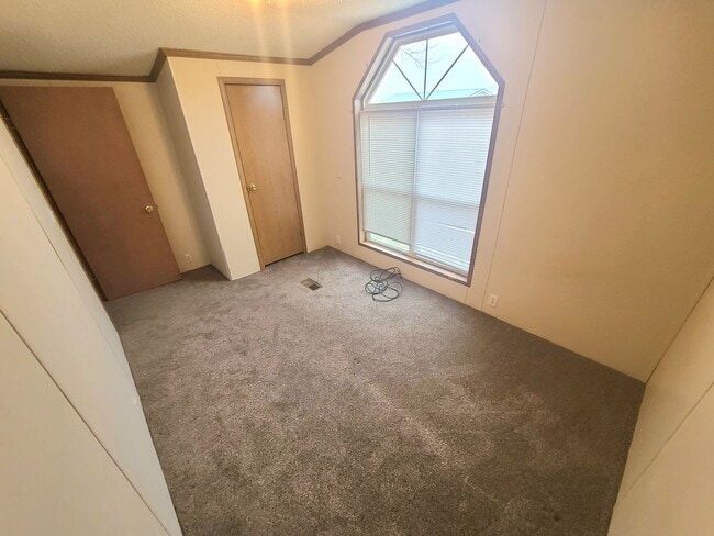 Building Photo - 3bd/ 2ba Mobile Home w/ Central Air
