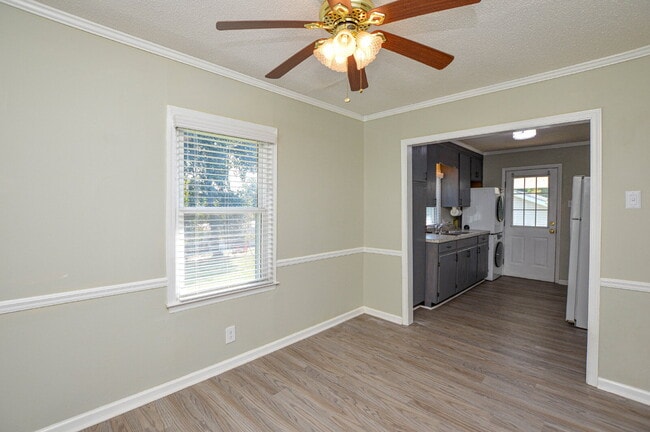 Building Photo - 2-Bedroom Retreat on Country Haven Lane – ...