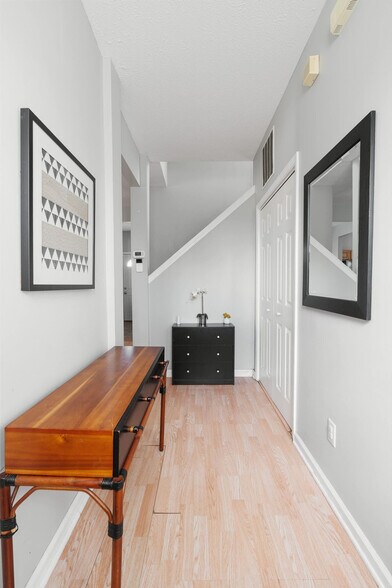 Building Photo - 2318 N New Jersey St