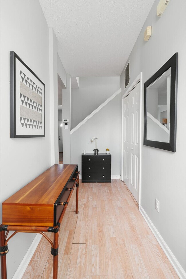 Building Photo - 2318 N New Jersey St