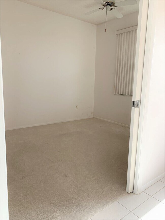 Building Photo - Condo - Coral Pointe At Harbourside with Water Views