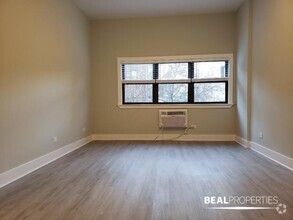 Building Photo - 1 bedroom in CHICAGO IL 60610