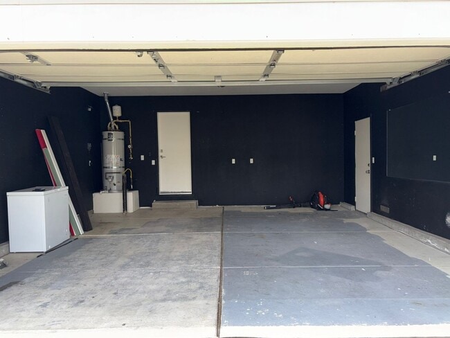 Building Photo - Charming 3 Bedroom, 2 Bath Home in Peacefu...