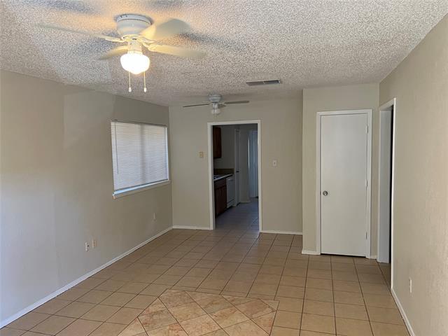 Building Photo - 1613 Windsong Ln