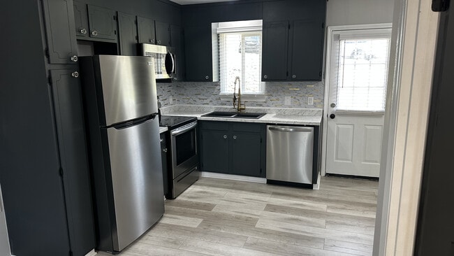 Building Photo - 4152 Cherrywood Dr