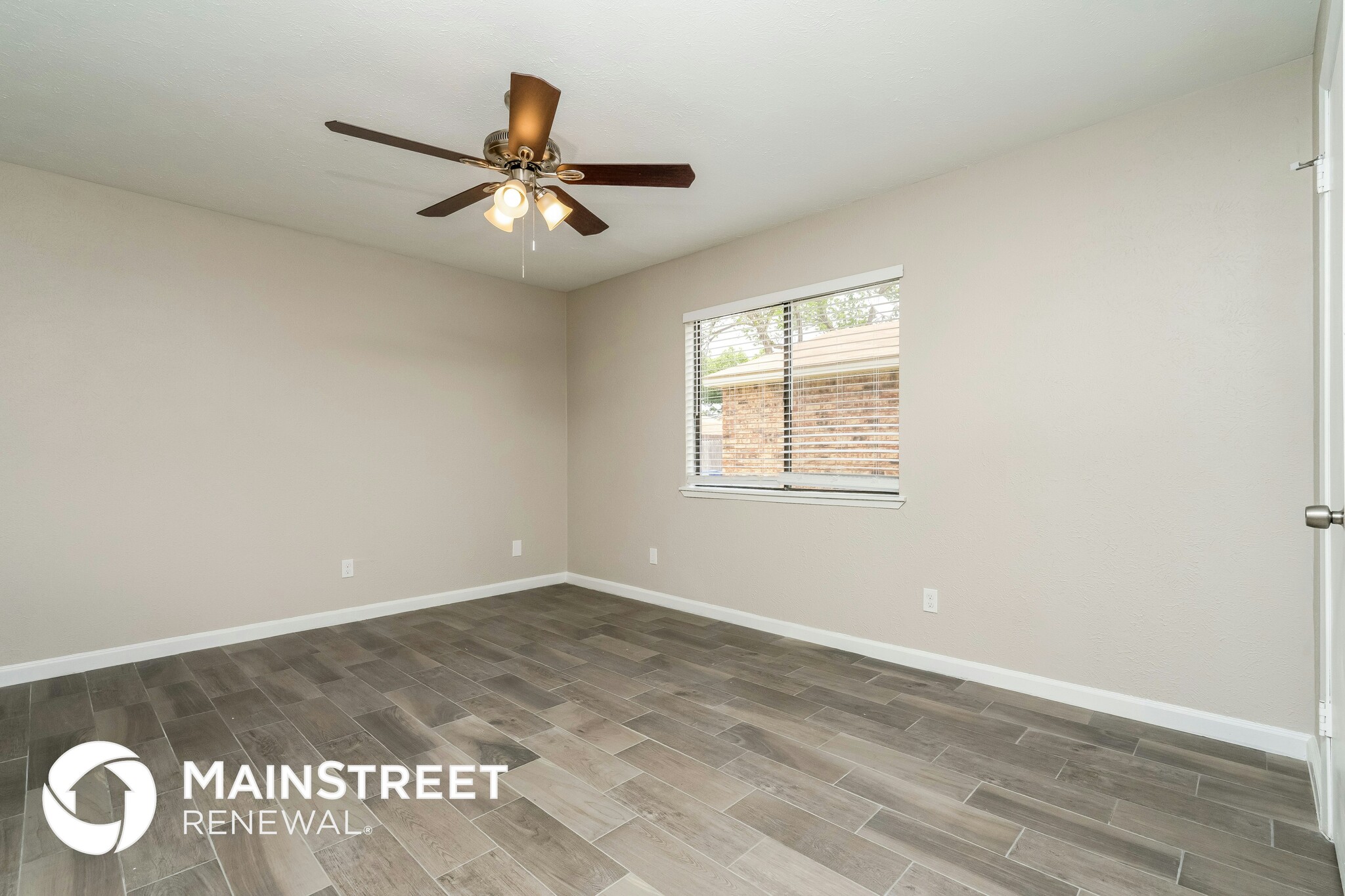 Building Photo - 2101 Chatsworth Rd