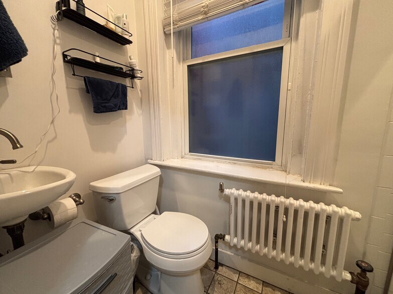 Building Photo - 98 Myrtle St