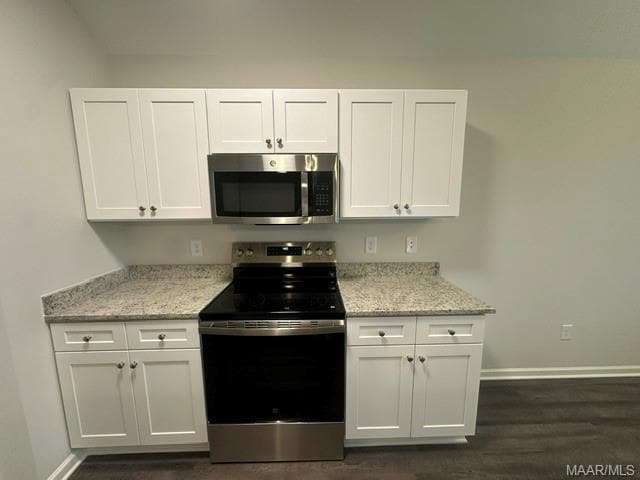 Building Photo - 444 Country Club Dr