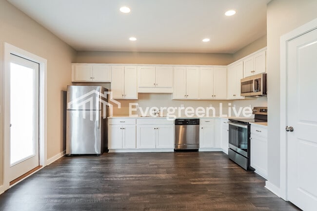 Building Photo - 11127 Summerchase Lp