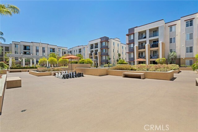 Building Photo - 360 W Ave 26