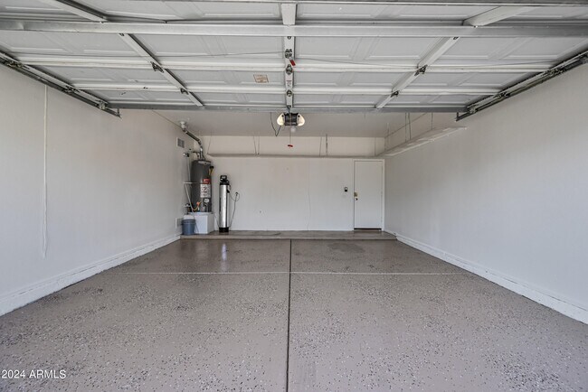 Building Photo - 3222 E Wickieup Ln