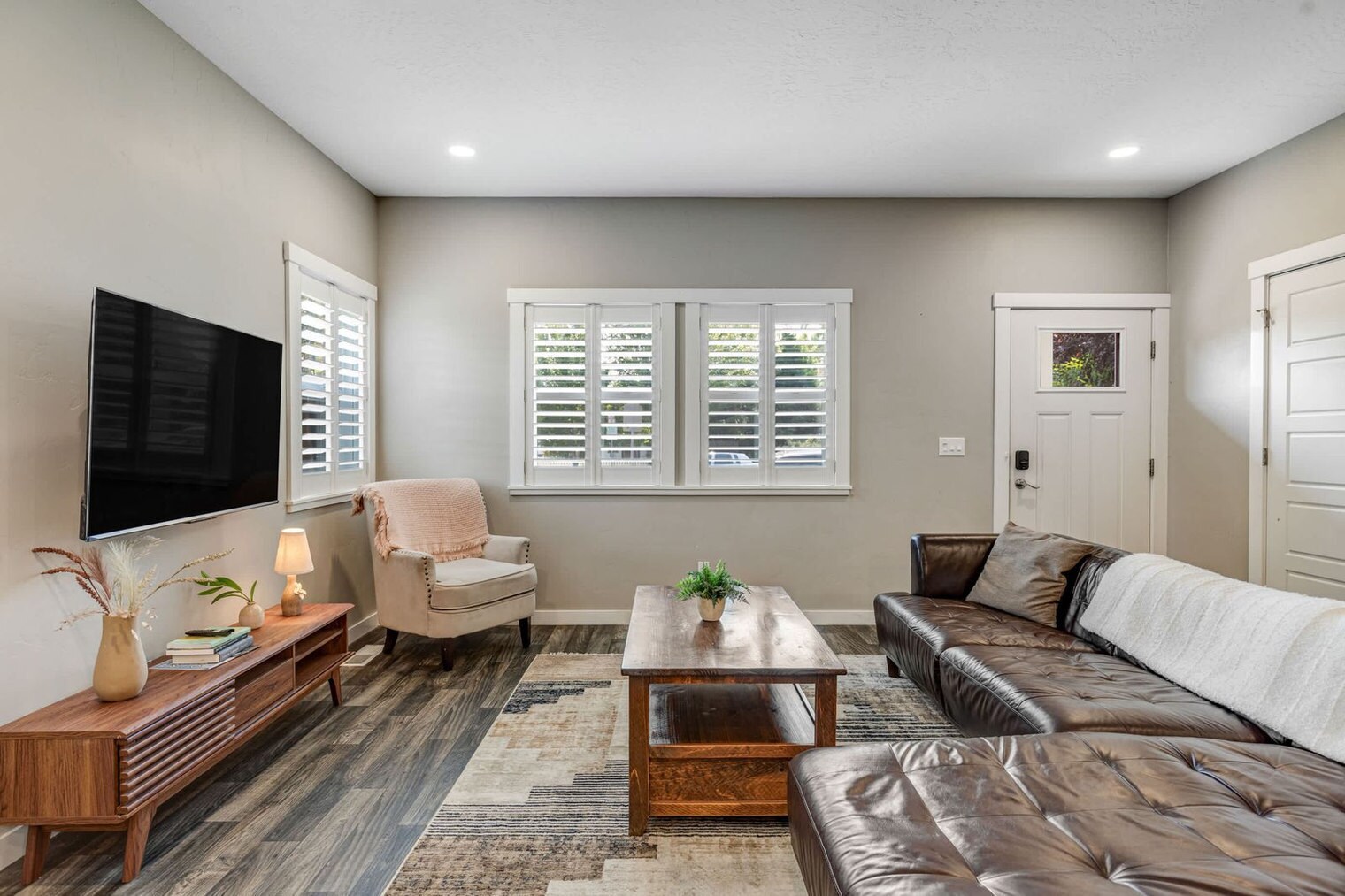 Building Photo - 1800 W Idaho St