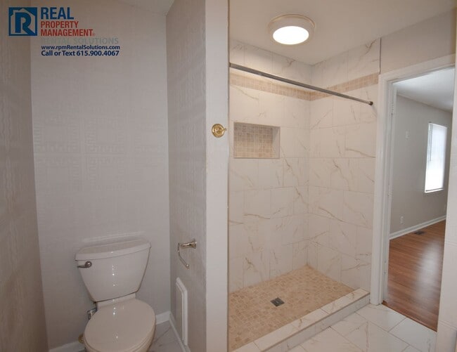 Building Photo - Spacious 3BR/2.5BA in Murfreesboro!