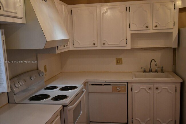 Building Photo - 2801 Northeast 183rd Street Apt #1008W, Av...