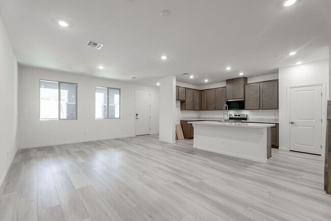 Building Photo - 91 Cinder Cone Ln