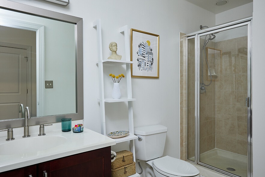 Bathroom - 701 Lamont St NW