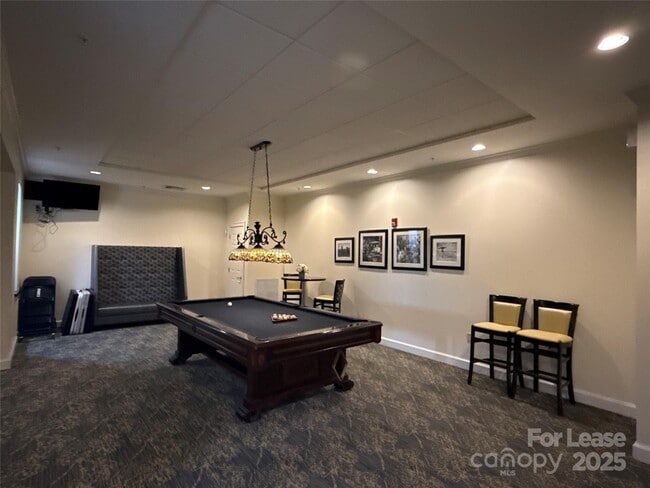 Building Photo - 300 W 5th St