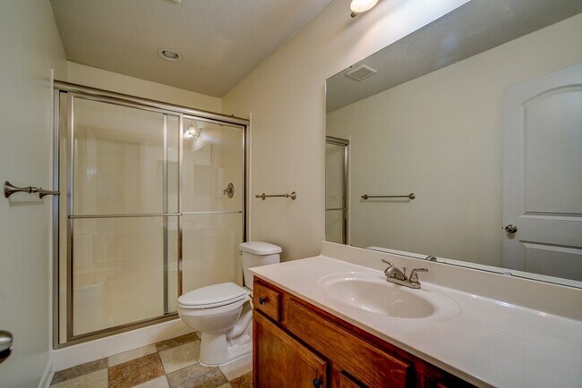 Building Photo - Large 2 BR, 2 BA Dual Master Suite in Boiling Springs Convenient to Shopping, Dining, Easy Access...