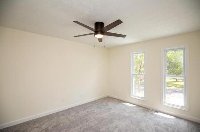 Building Photo - 810 Clearfield Ln