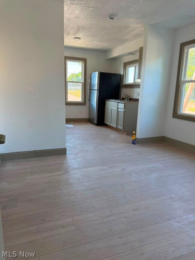 Building Photo - 6010 Bower Ave