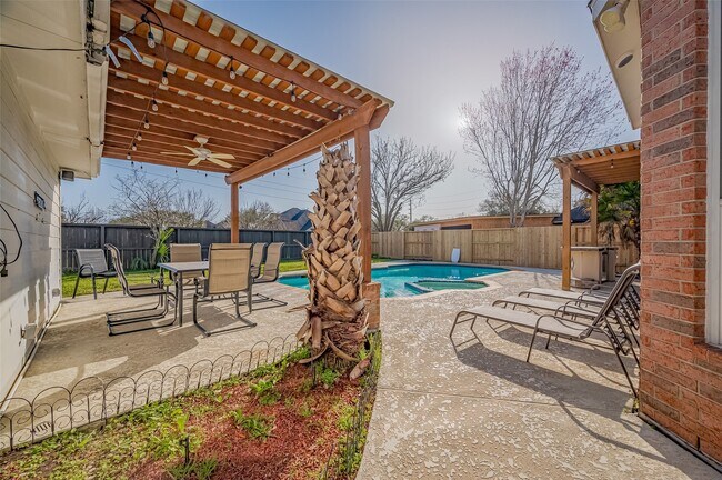 Building Photo - 12431 Rosa Ridge Ln