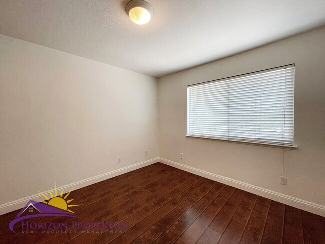 Building Photo - Spacious 5 Bed 3 Bath 2,136 Sq. Ft. Sheldon Pacific Home in Elk Grove