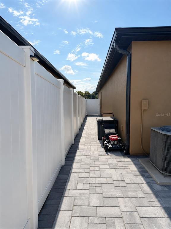 Building Photo - 1027 Aerides Wy