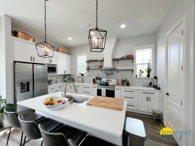 Building Photo - Stunning 5 bedroom home in Santa Rosa Beach!