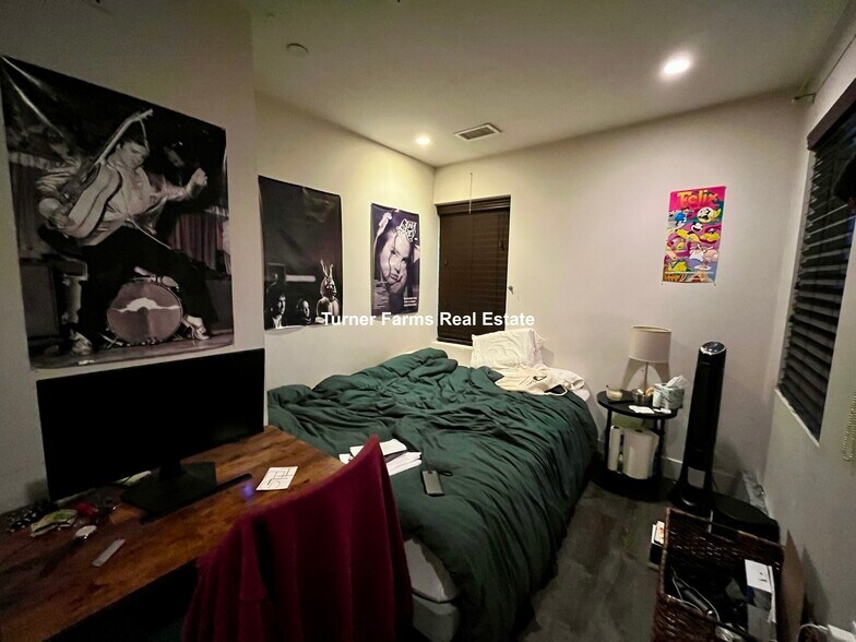 Building Photo - 24 Washburn St