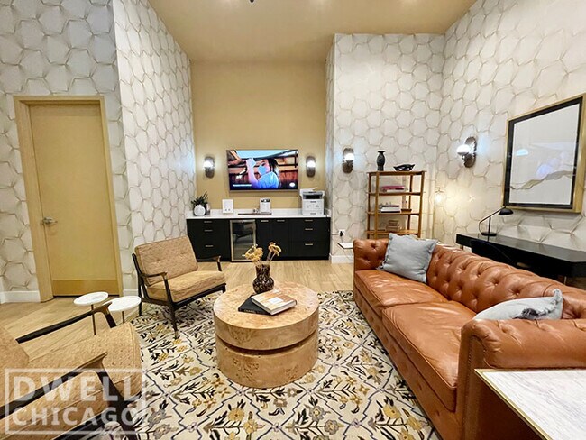 Building Photo - 150 W Roosevelt Rd