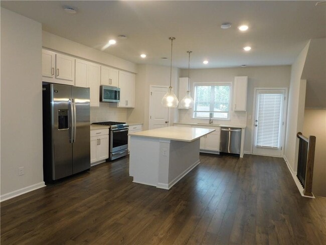 Building Photo - 1626 Halbrook Pl SW