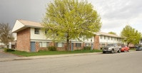 Building Photo - Lakeside Manor