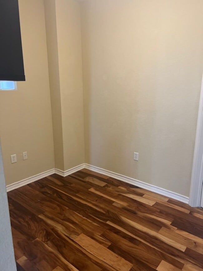 Building Photo - Beautiful 2 Bedroom 2 Bath condo in George...
