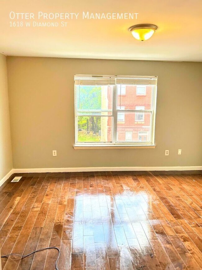 Building Photo - 1618 W Diamond St