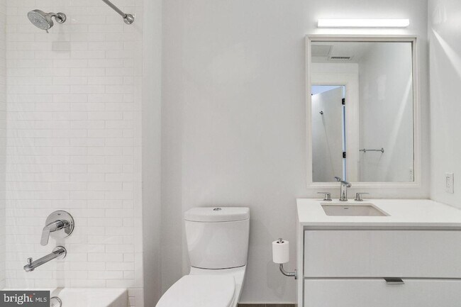 Building Photo - 1011 M St NW