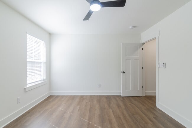 Building Photo - 404 Kirby Dr