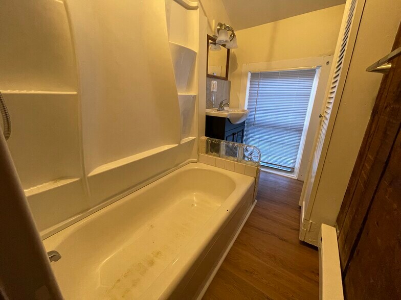 Bathroom - 3 Boswell Ave