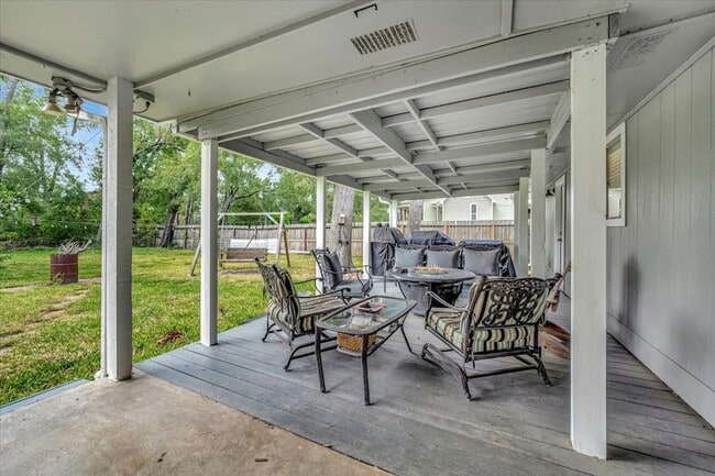 Building Photo - 2610 Loganberry Cir