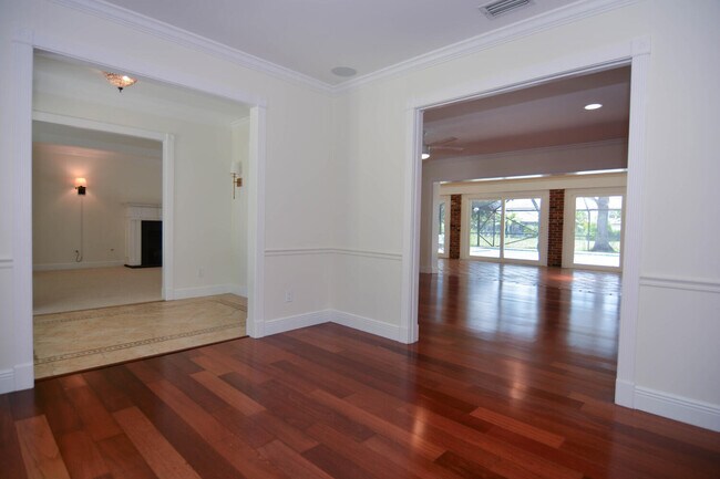 Building Photo - 3301 Embassy Dr
