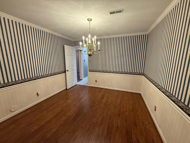 Building Photo - 2418 Cottage Pl