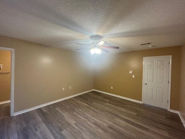 Building Photo - 1267 Jefferyscot Dr