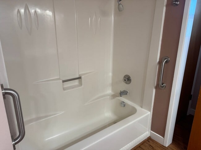 Building Photo - 519 San Remo St