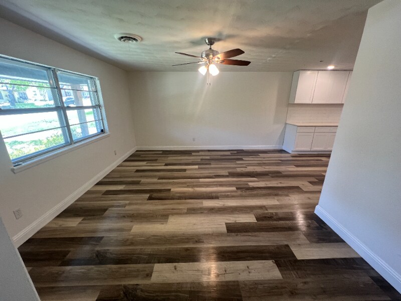 Building Photo - 1501 W Chestnut St