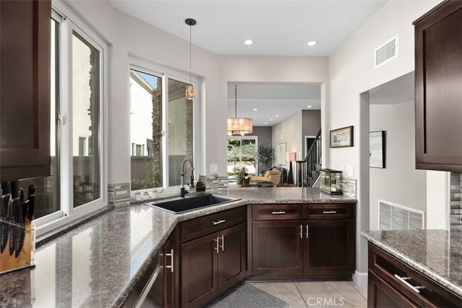 Building Photo - 12 Dauphin