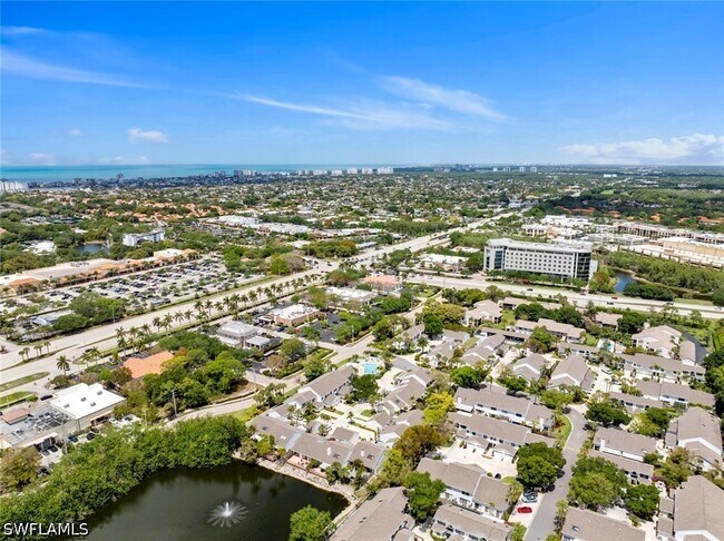Building Photo - 879 Meadowland Dr