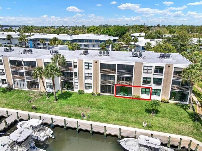 Building Photo - 1950 SW Palm City Rd